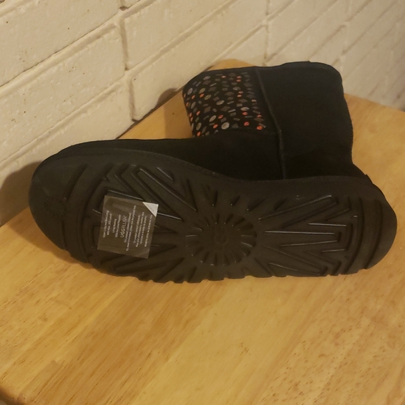 Brand New Ugg boots - Picture 3 of 4